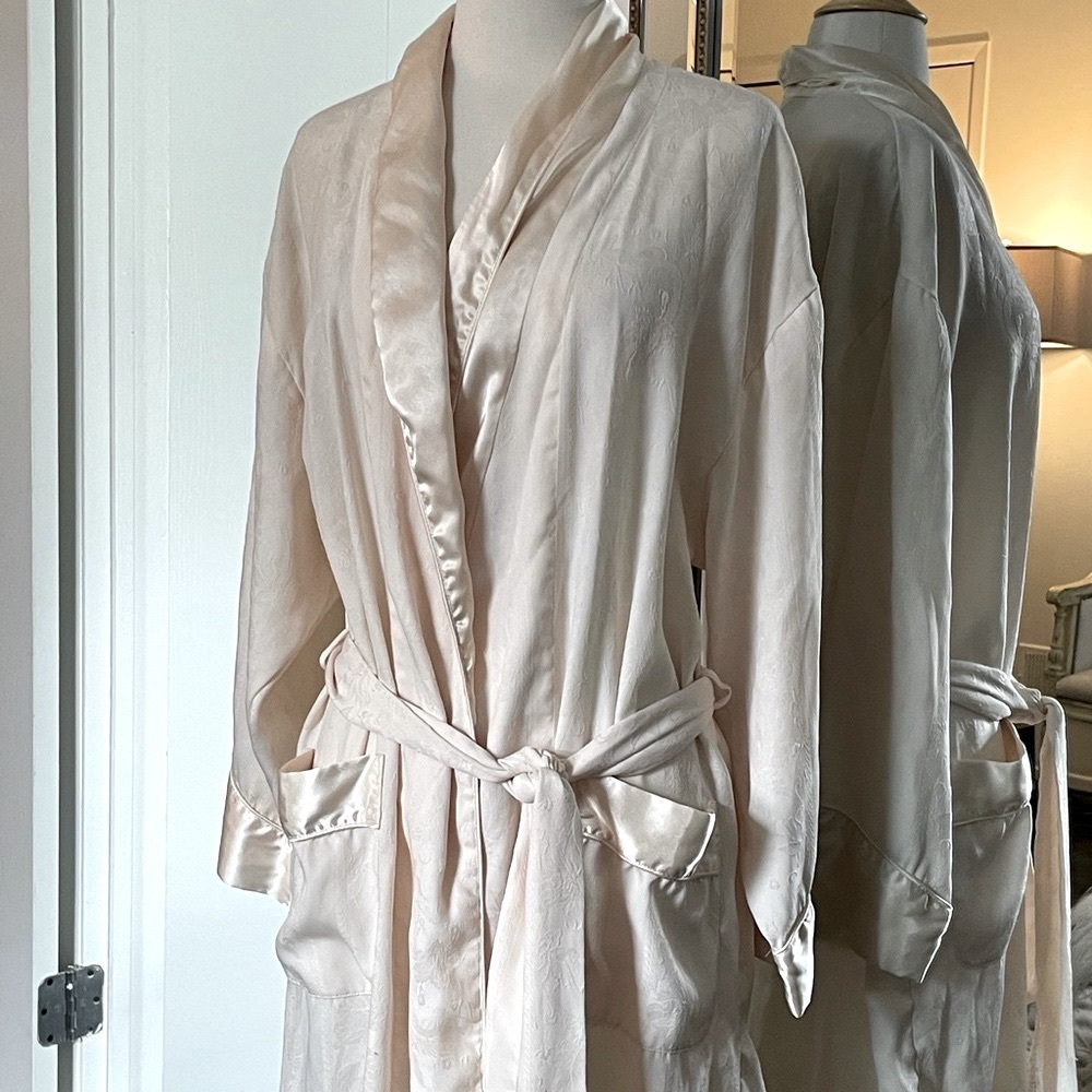 Victorias Secret VINTAGE Gold Label Cream Silk Robe